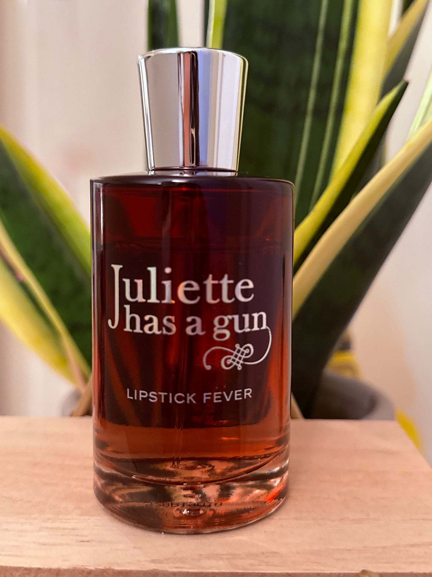 Juliette Has A Gun : Lipstick Fever-Sample
