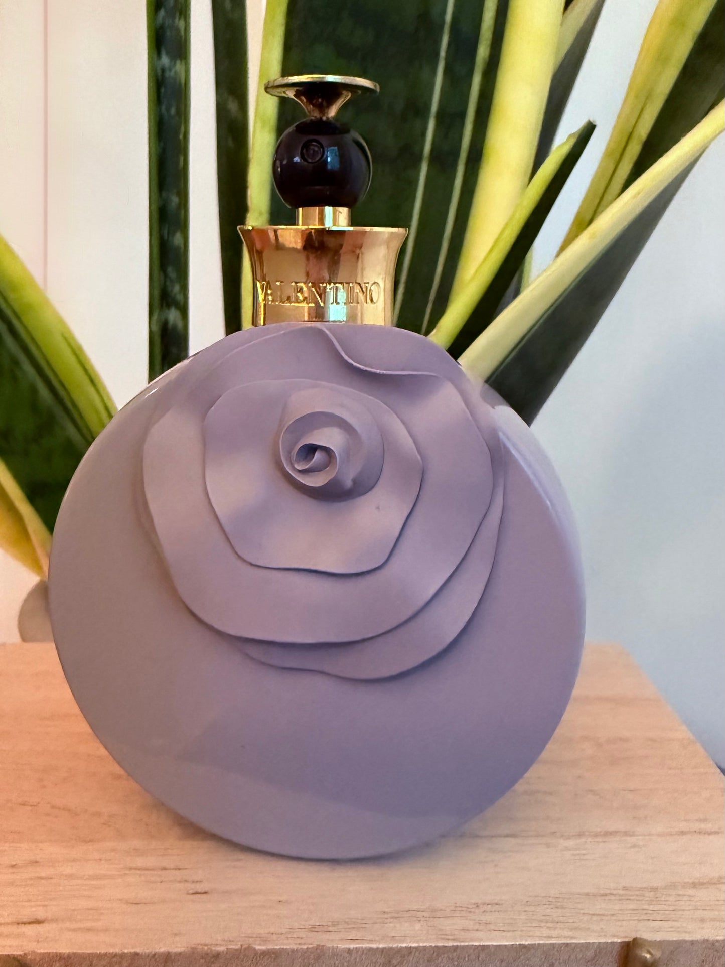 Valentino: Valentina Myrrh Assoluto -Sample